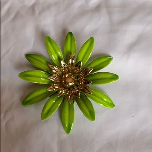 Sarah Coventry Vintage Green Brooch